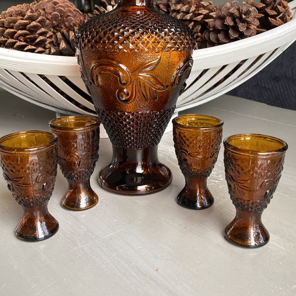Dining Brown Glass Decanter Set With 4 Glasses Poshmark